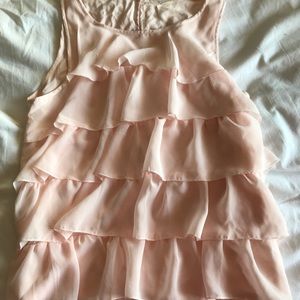 🌷Pink tank top with ruffles